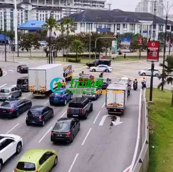吉隆坡蕉赖现大量警车移民局车辆执勤